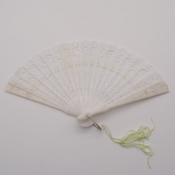 2 Vintage 60s Wedding Fan Favors - Junk Journal Ephemera - Picture 5 of 9